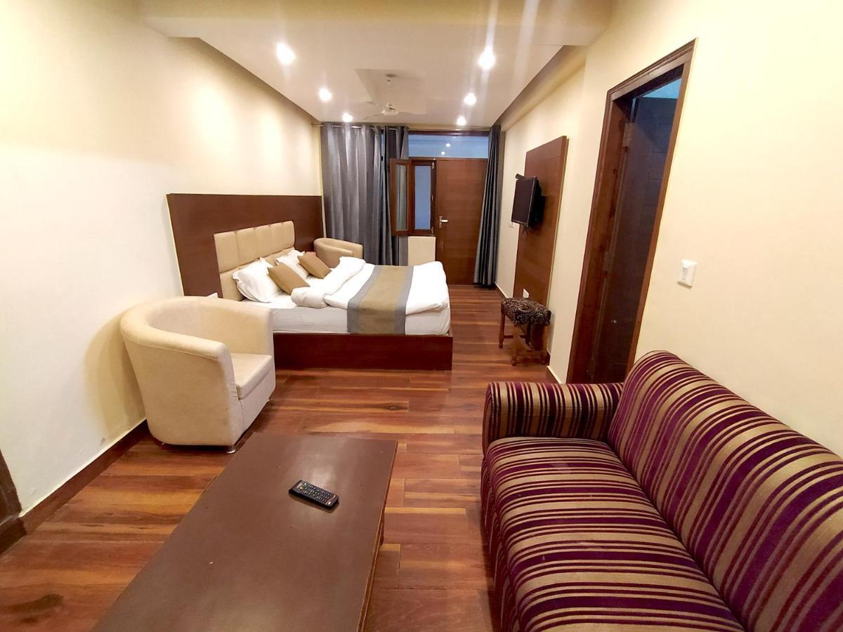 Hotel Samrat, Масурі Екстер'єр фото