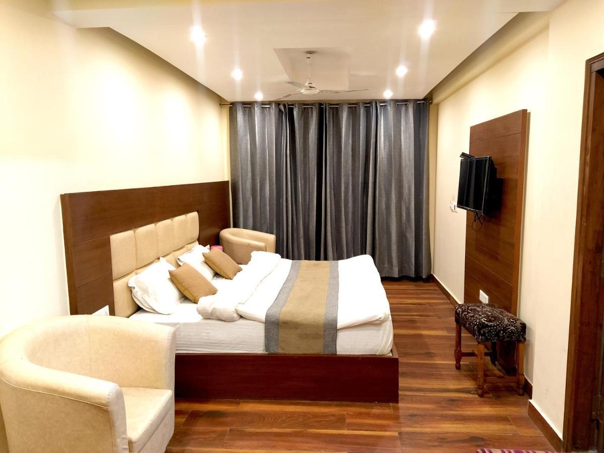 Hotel Samrat, Масурі Екстер'єр фото