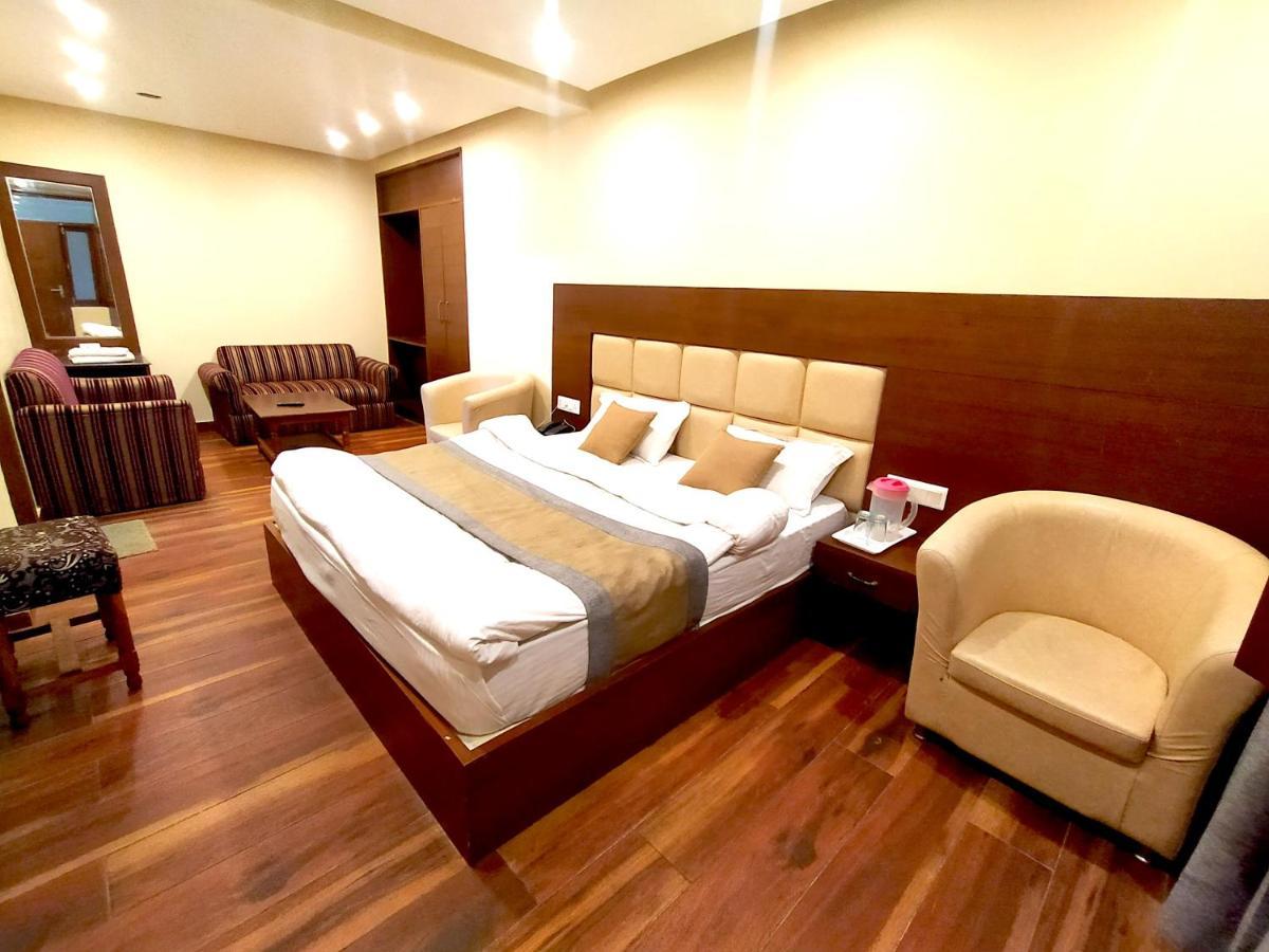Hotel Samrat, Масурі Екстер'єр фото