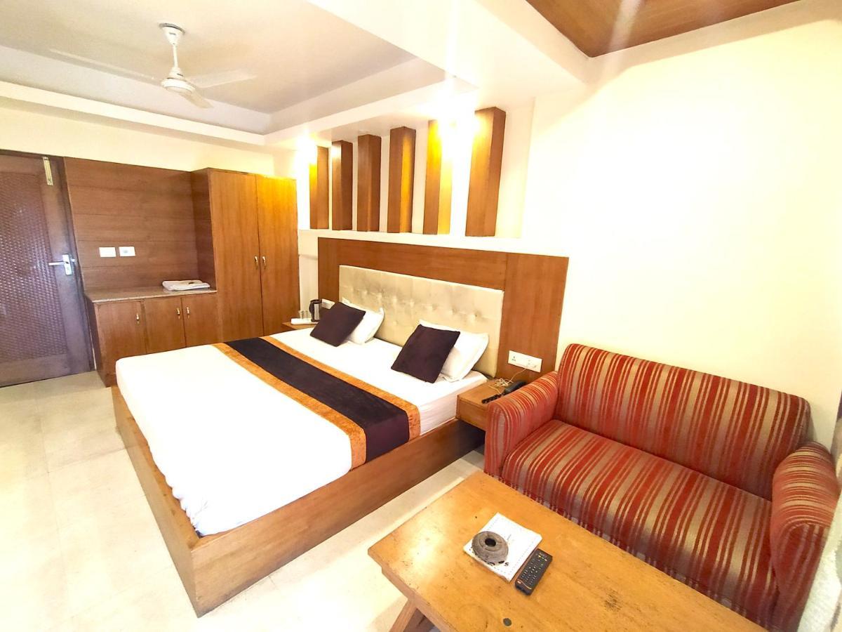 Hotel Samrat, Масурі Екстер'єр фото