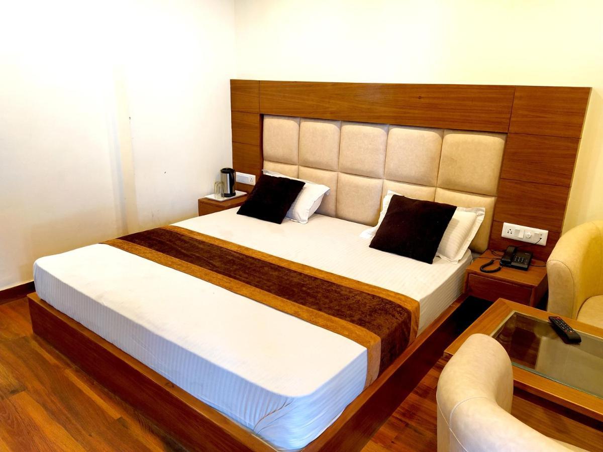 Hotel Samrat, Масурі Екстер'єр фото
