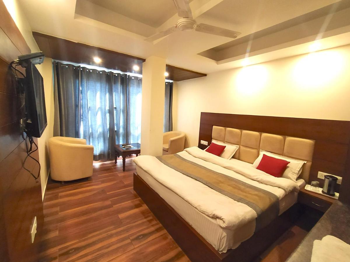 Hotel Samrat, Масурі Екстер'єр фото
