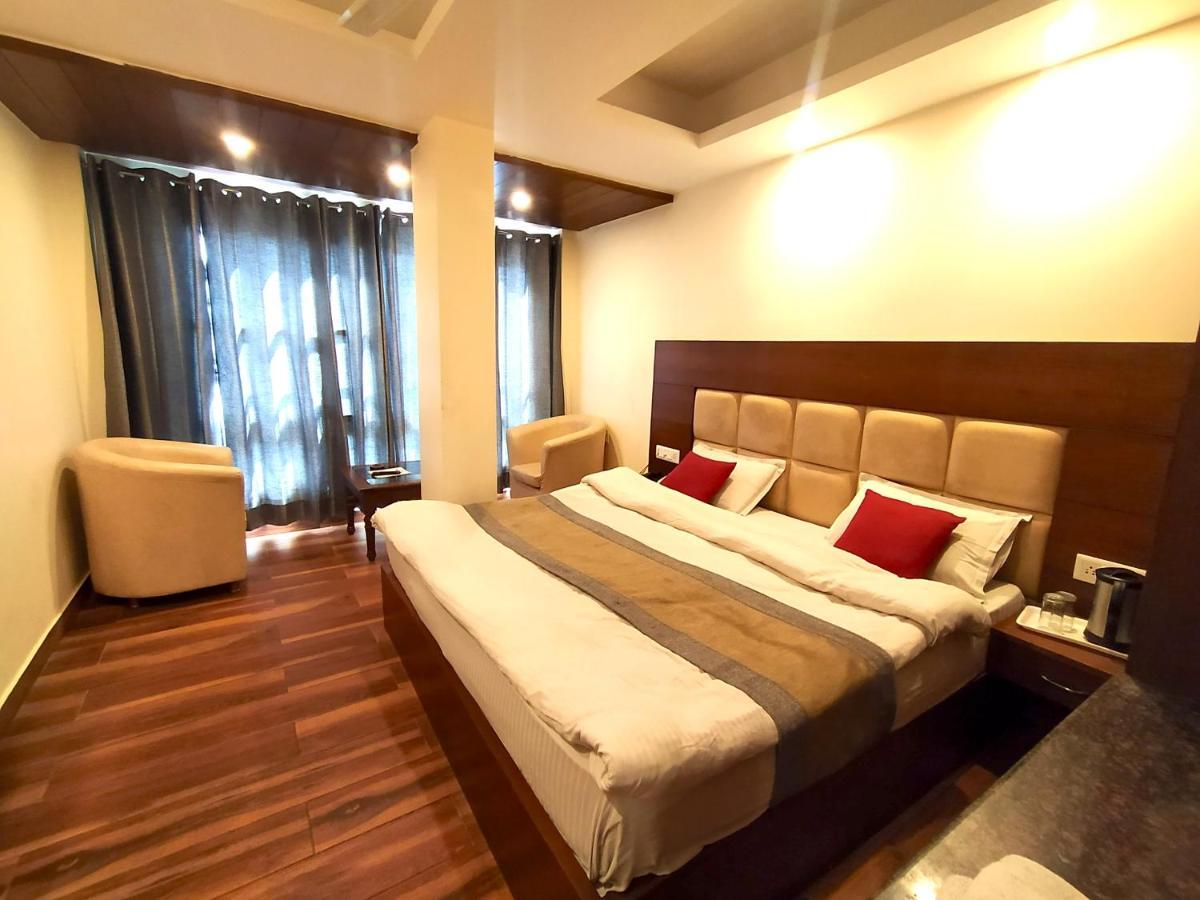 Hotel Samrat, Масурі Екстер'єр фото