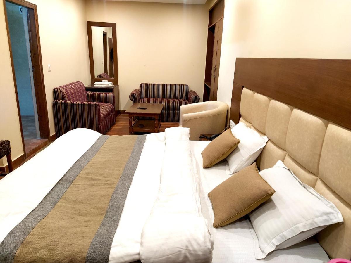 Hotel Samrat, Масурі Екстер'єр фото