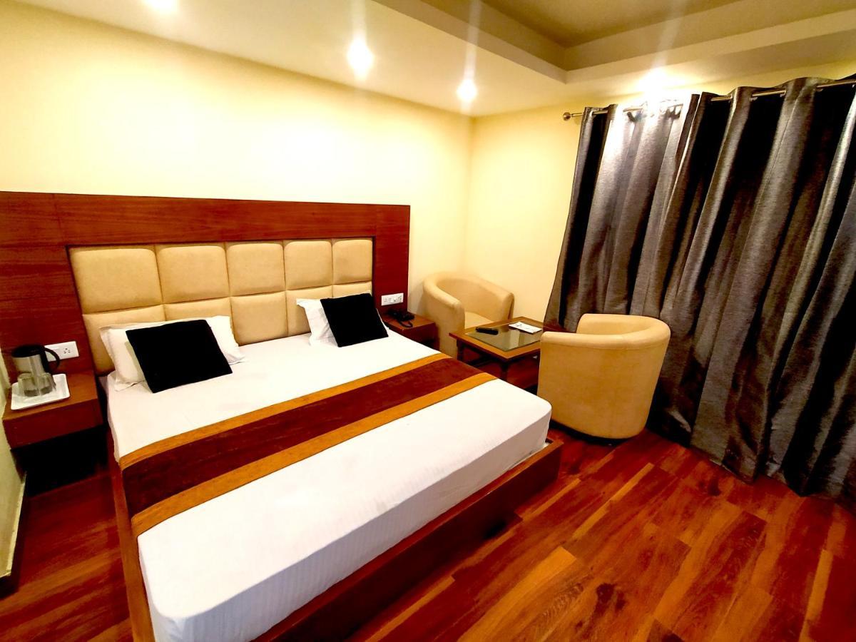 Hotel Samrat, Масурі Екстер'єр фото