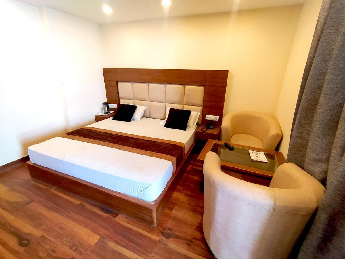Hotel Samrat, Масурі Екстер'єр фото