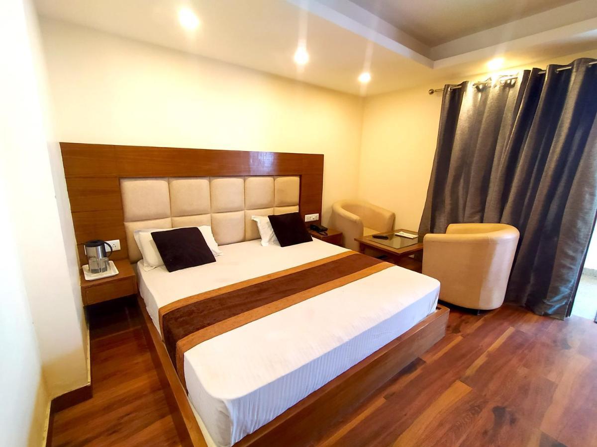 Hotel Samrat, Масурі Екстер'єр фото